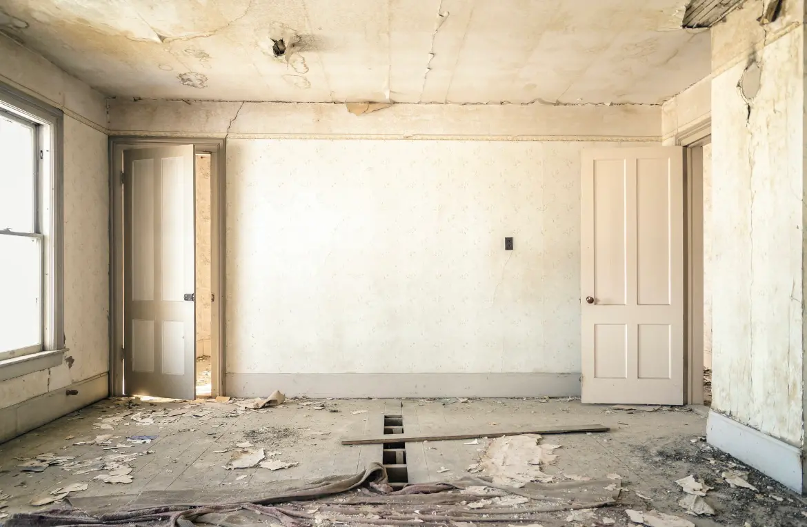 Waste disposal crew managing a cleanout project in Garfield